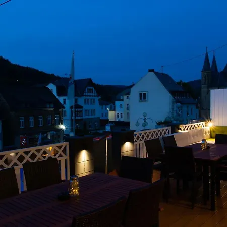 Rooms4ring@ Nurburgring Designer Holiday home *